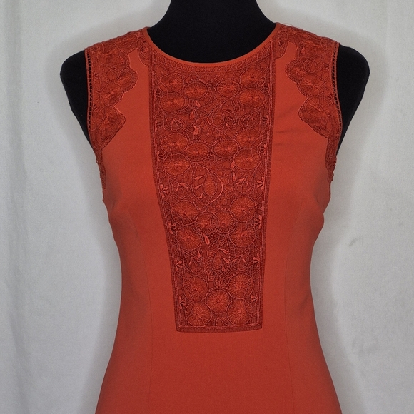 Karen Millen Sleeveless Bodycon Midi Dress w/Crochet Front/Back Inlay - Size 4 - Picture 5 of 13